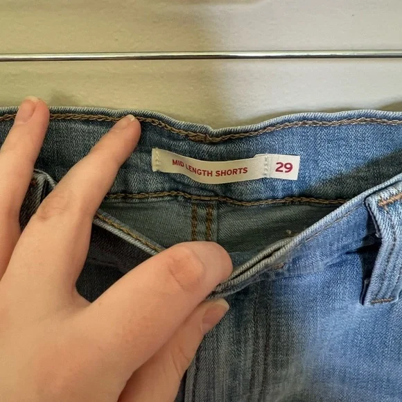 Levi’s Women's Denim Shorts - Picture 3 of 4